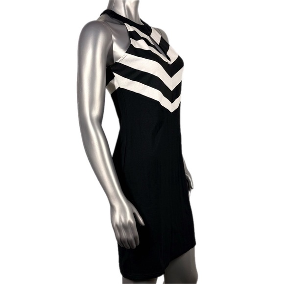 Esley | Black & White Chevron Striped Knit Halter Dress NWT - Picture 4 of 14